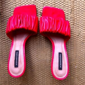 BCBG MAXAZARIA mini leather heals size 8